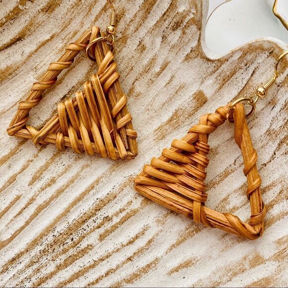 Rattan Triangle Drop Earrings NWT - Picture 1 of 6